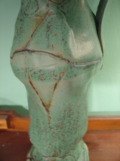 big-urn-detail